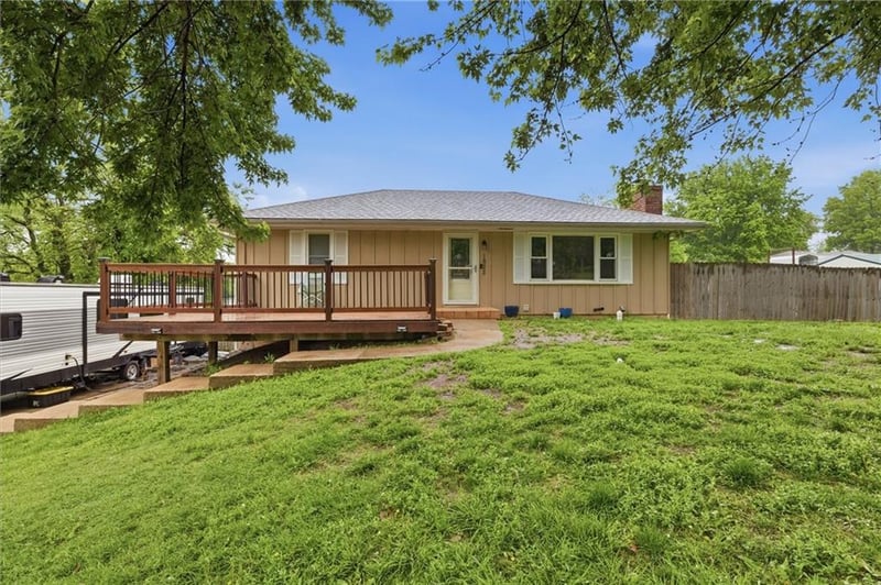 1922 Redwood Dr, Independence, MO 64058