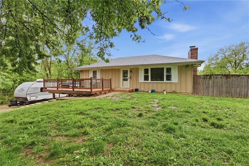 1922 Redwood Dr, Independence, MO 64058