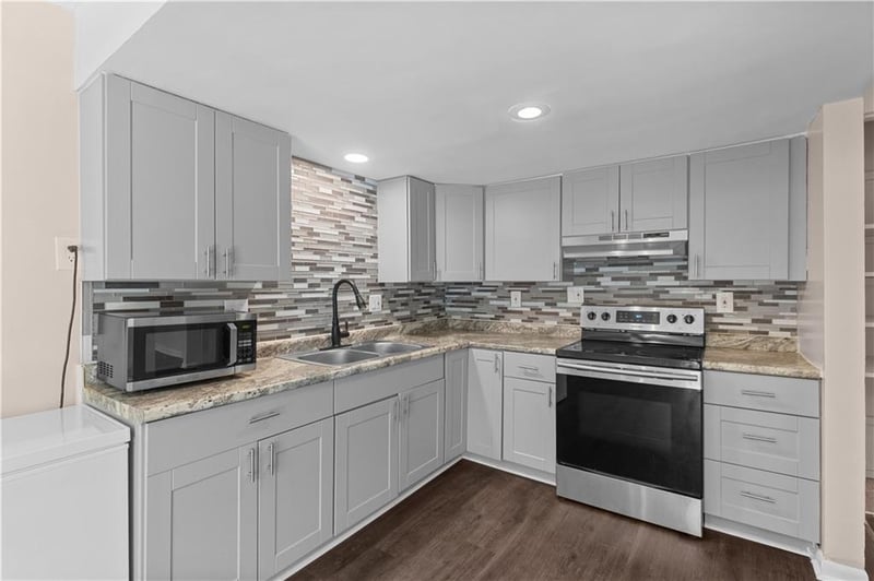 813 70th St, Kansas City, KS 66112