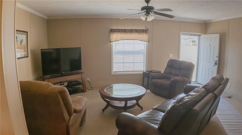 28810 Paradise Dr, Warsaw, MO 65355