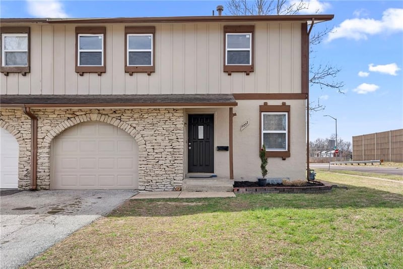 11007 W 90th Ter, Overland Park, KS 66214