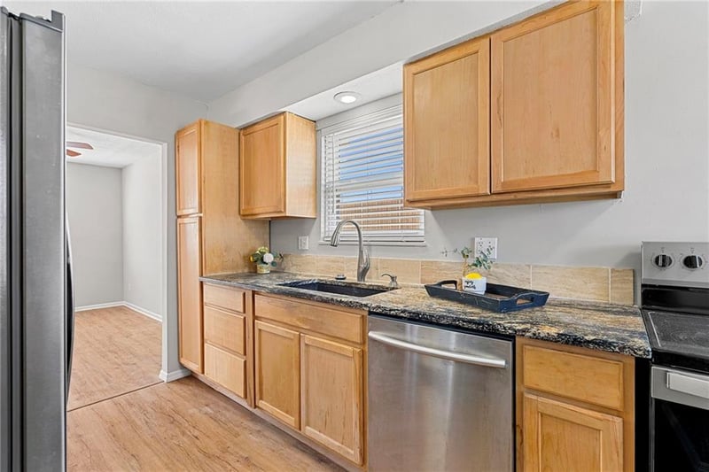 11007 W 90th Ter, Overland Park, KS 66214