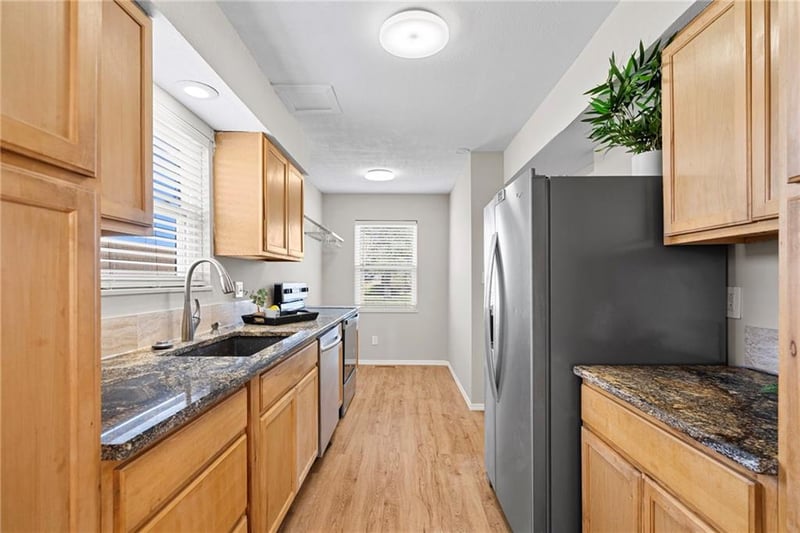 11007 W 90th Ter, Overland Park, KS 66214