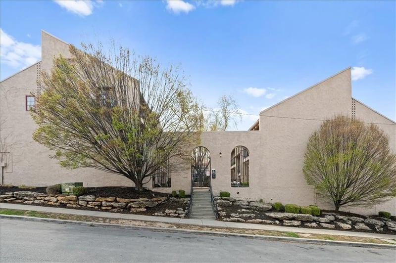 1111 46th St #22, Kansas City, MO 64112