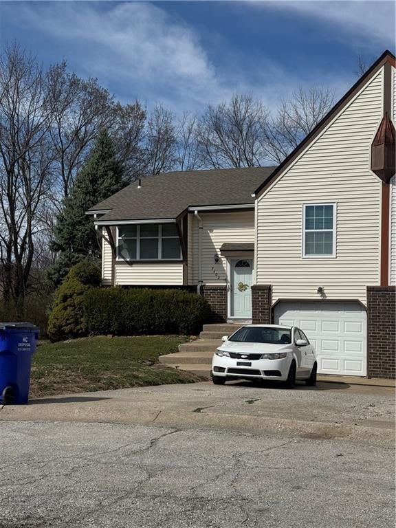 7402 Englewood Ln, Raytown, MO 64133
