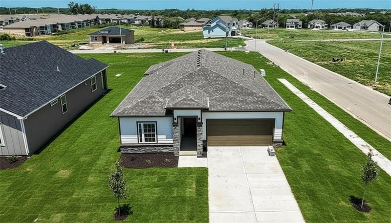 32727 176th Ter, Gardner, KS 66030