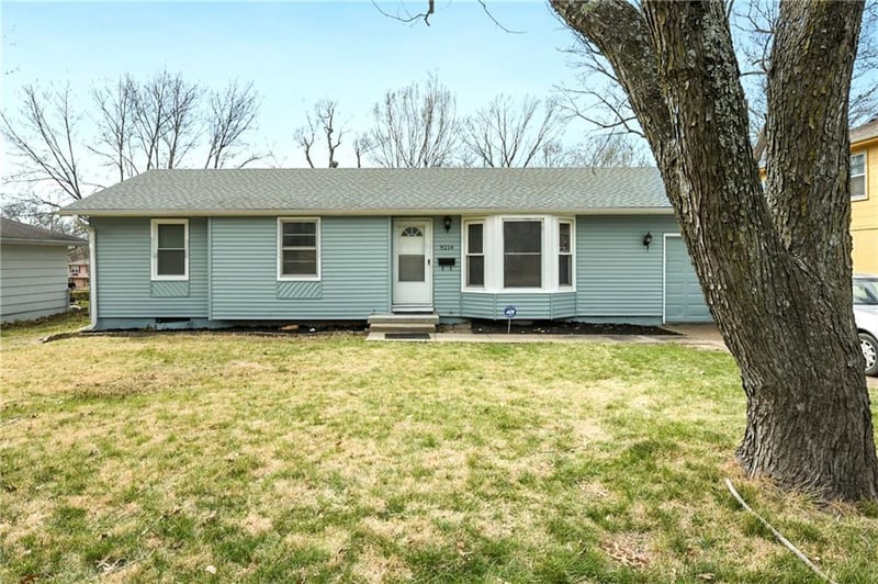 9214 Manchester Ave, Kansas City, MO 64138