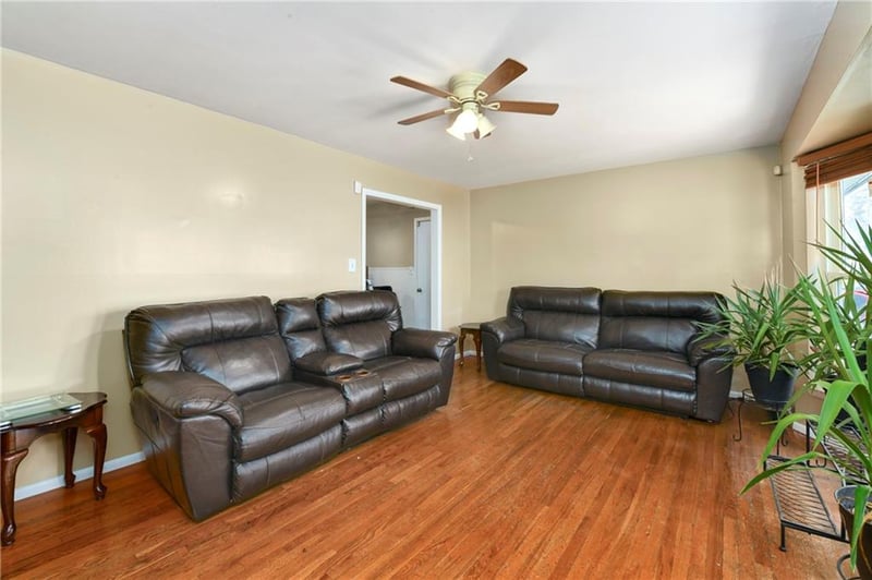 9214 Manchester Ave, Kansas City, MO 64138