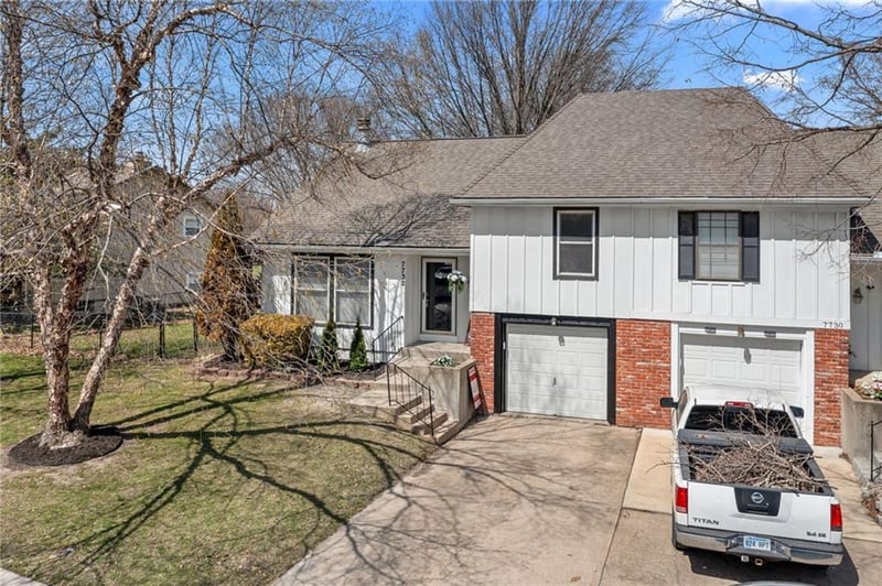 7732 152nd Ter, Overland Park, KS 66223