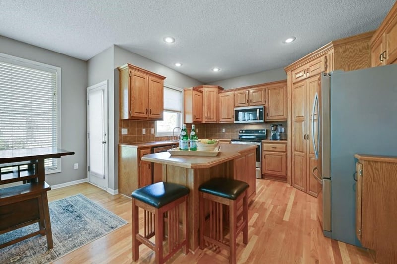 12132 Redbud Ln, Olathe, KS 66061