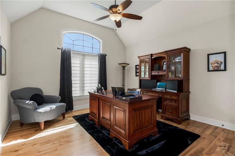 6110 103rd St, Kansas City, MO 64154