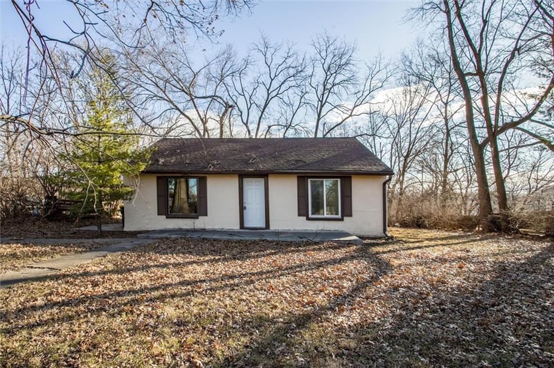 9043 Walnut St, Kansas City, MO 64114