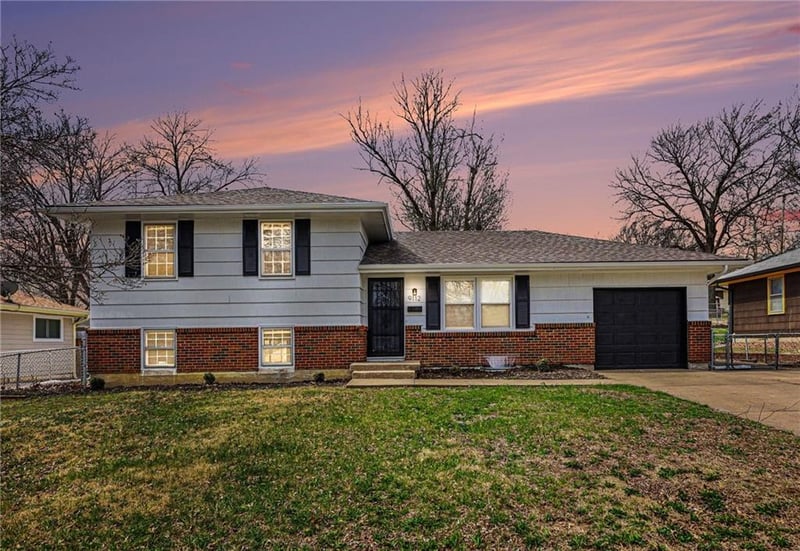 9112 Marsh Ave, Kansas City, MO 64138