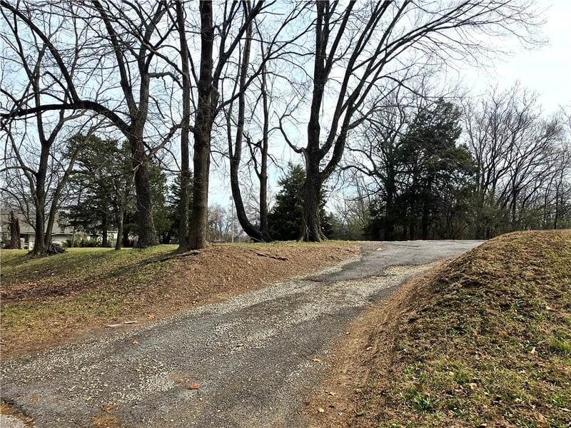 4319 56 St, Kansas City, MO 64130