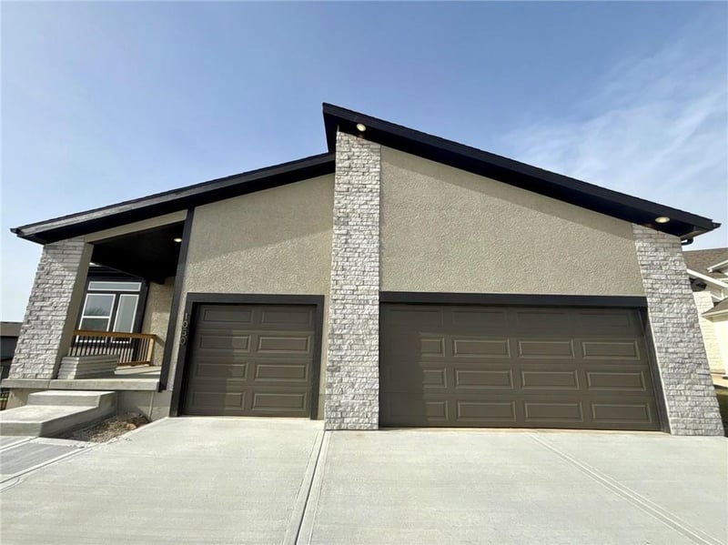 8919 6th St, Blue Springs, MO 64064