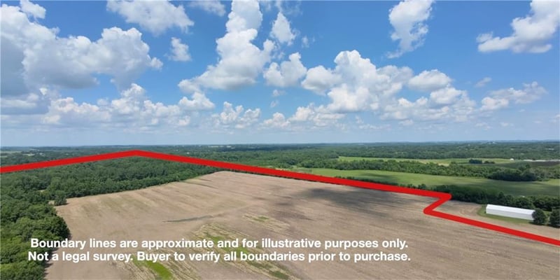 39502 Gillespie Rd, Oak Grove, MO 64075