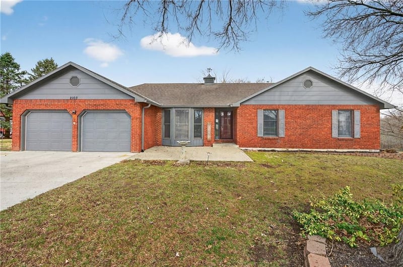 2103 NE 85th Rd, St Joseph, MO 64507