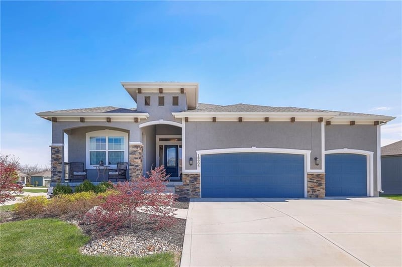 18903 Mahaffie St, Spring Hill, KS 66083