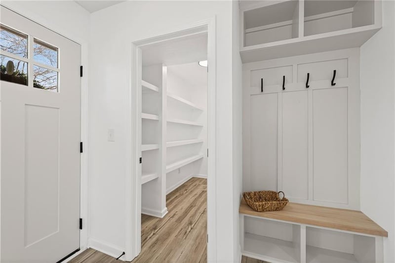 7637 Stoddard Ave, Kansas City, MO 64152