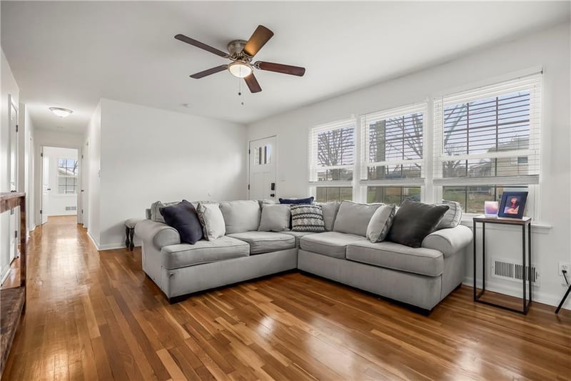 5113 Wayne Ave, Kansas City, MO 64118