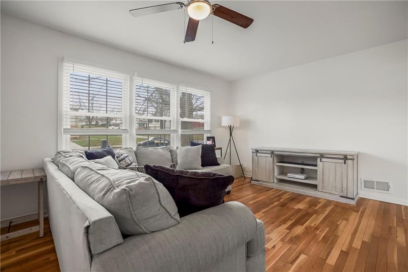 5113 Wayne Ave, Kansas City, MO 64118