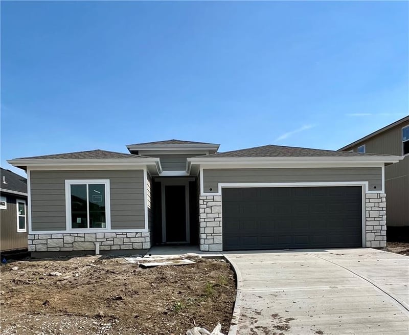 32735 175th Ter, Gardner, KS 66030