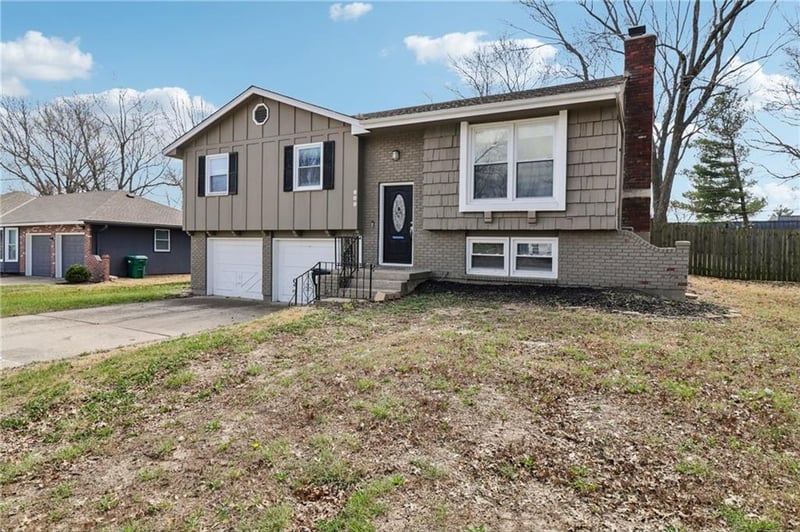 809 Mulberry St, Lee's Summit, MO 64086