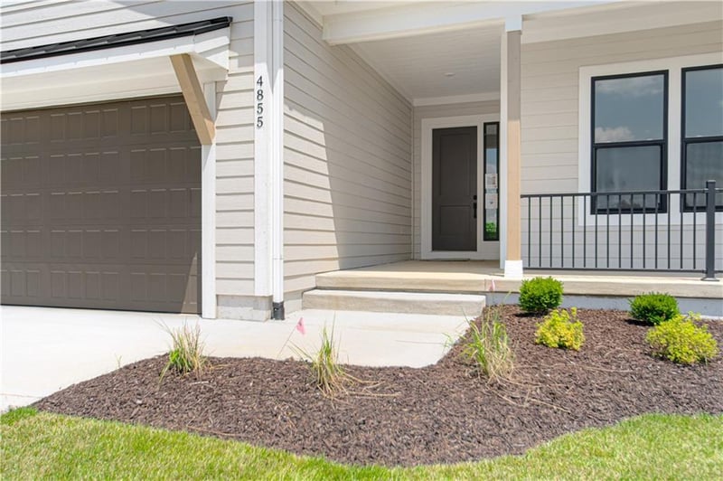 4855 Martin St, Riverside, MO 64150