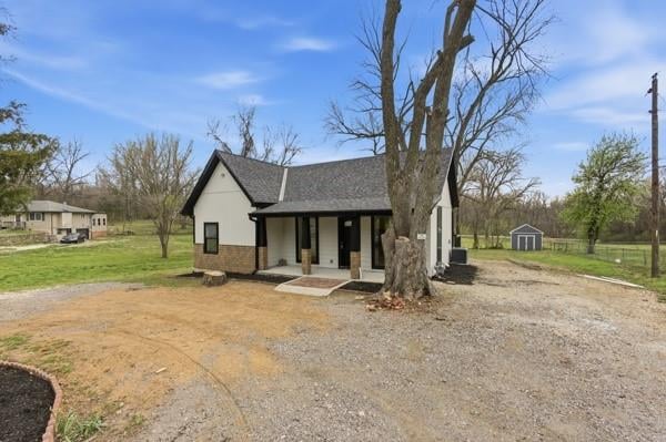 7801 Stover Ln, Kansas City, KS 66109