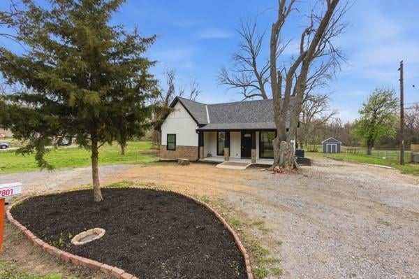 7801 Stover Ln, Kansas City, KS 66109