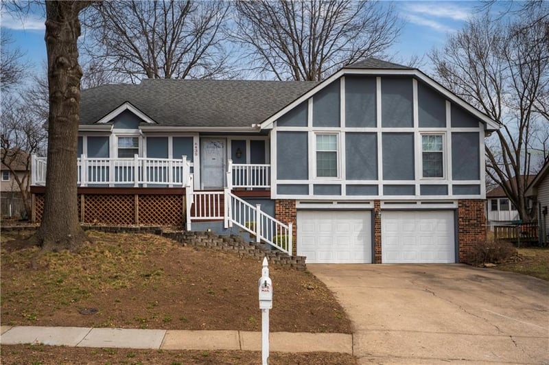 6435 Greenwood St, Shawnee, KS 66216