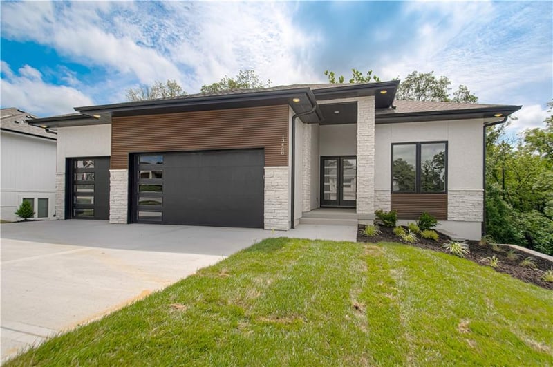 13458 Terrace Park Dr, Parkville, MO 64152