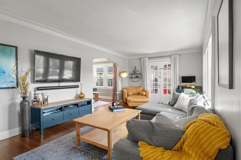 26 70th Ter, Kansas City, MO 64113