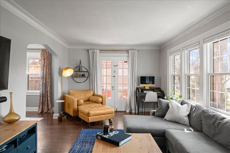 26 70th Ter, Kansas City, MO 64113