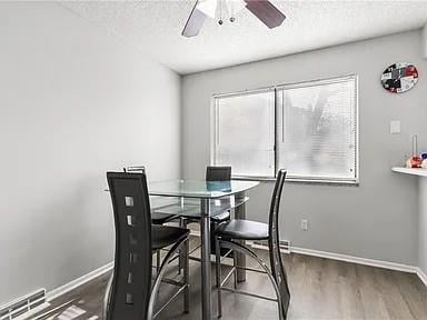 8627 Countryshire Ln, Kansas City, MO 64138