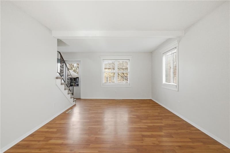 7136 Country Club Ln, Kansas City, MO 64152