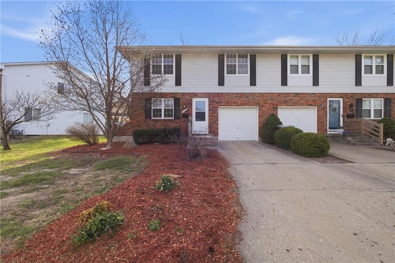7136 NW Country Club Ln, Kansas City, MO 64152