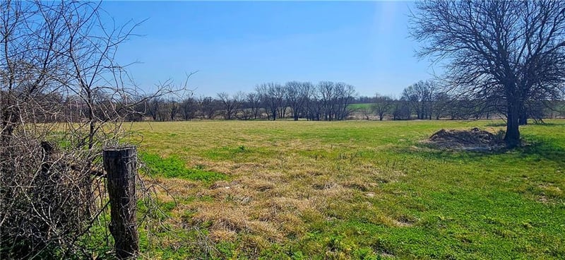 00 E 2 Hw, Garden City, MO 64747