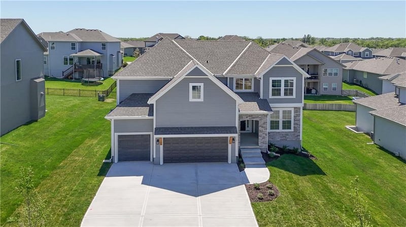 2717 Park St, Olathe, KS 66061