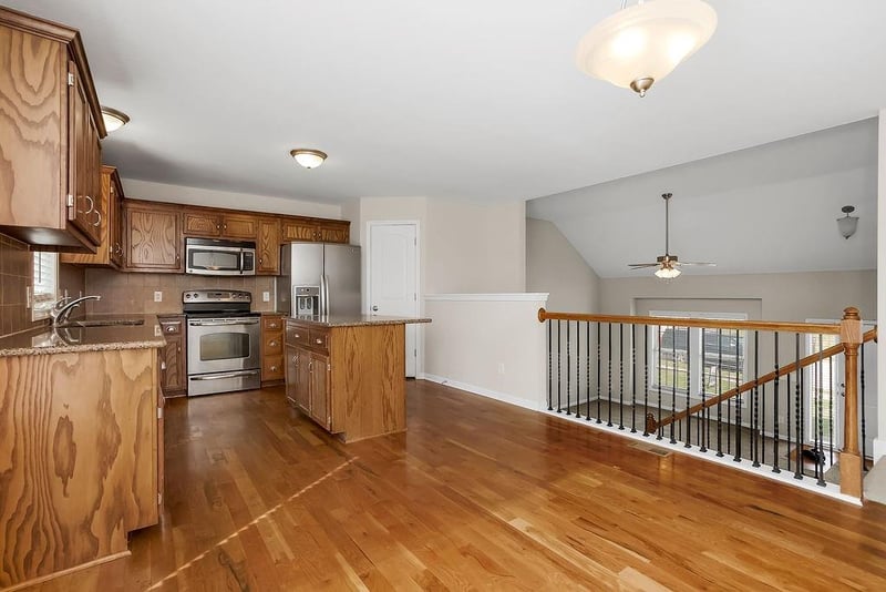 11212 Summit St, Kansas City, MO 64155