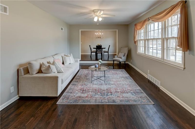 10708 Saint Catherines Ln, Kansas City, MO 64137