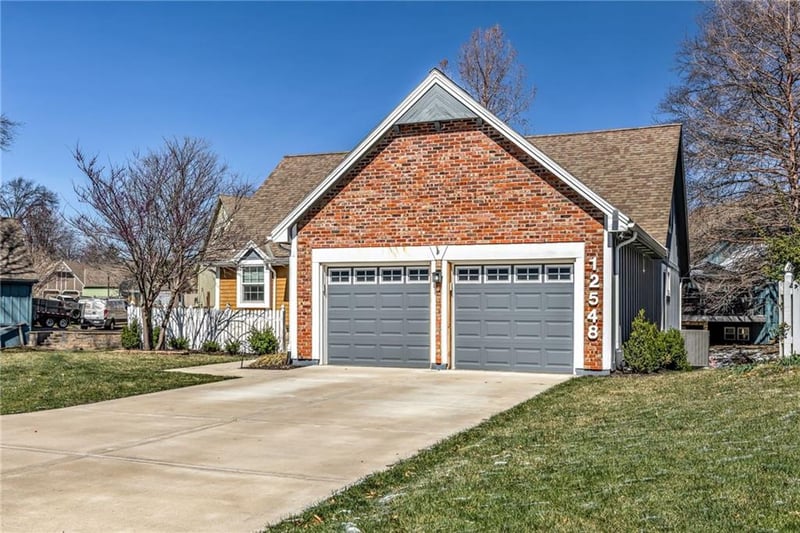 12548 82nd Ter, Lenexa, KS 66215