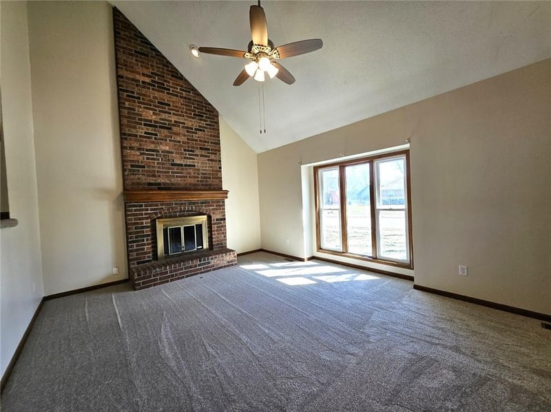 1300 80th St, Kansas City, MO 64118