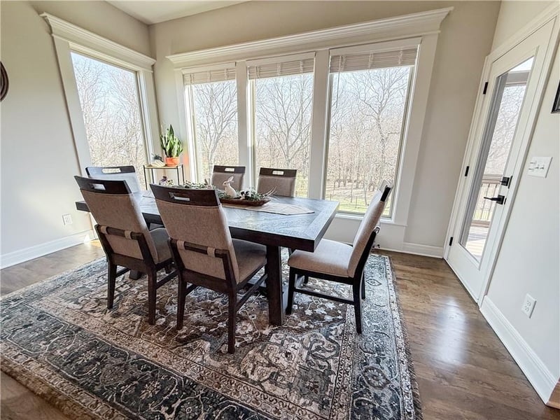 814 Creekmoor Dr, Raymore, MO 64083