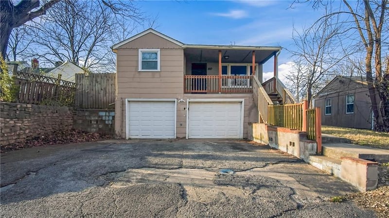 1017 Smith Ave, Independence, MO 64050