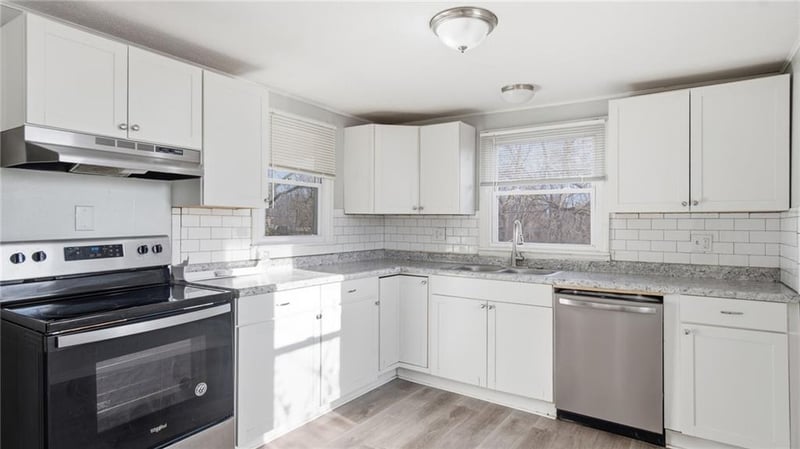 1017 Smith Ave, Independence, MO 64050