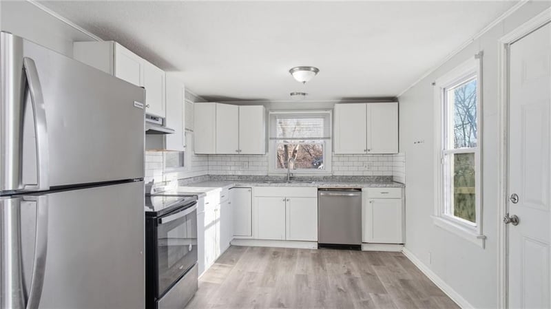 1017 Smith Ave, Independence, MO 64050