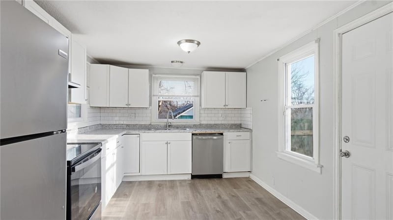 1017 Smith Ave, Independence, MO 64050
