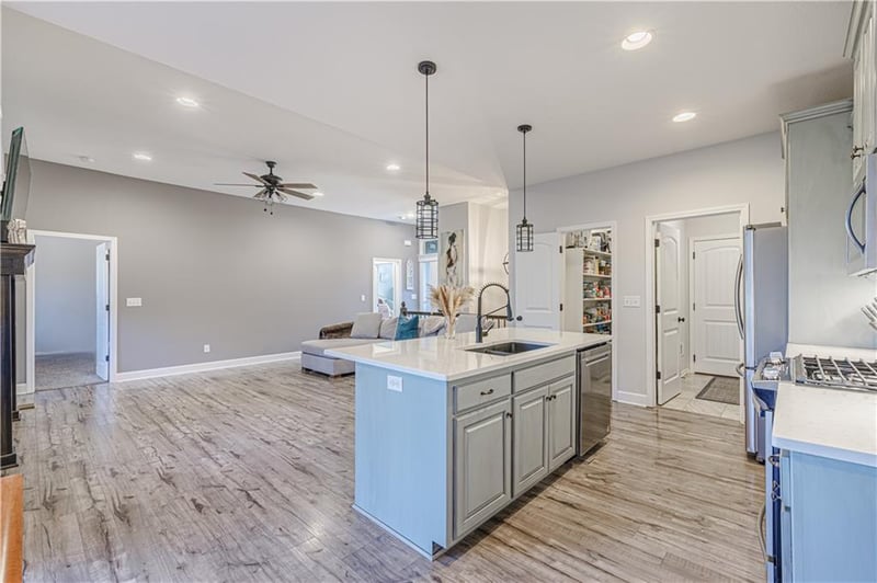 1506 Cross Creek Dr, Grain Valley, MO 64029