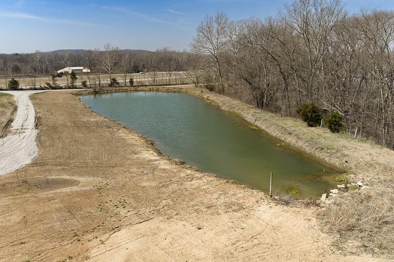 18846 182nd St, Tonganoxie, KS 66086